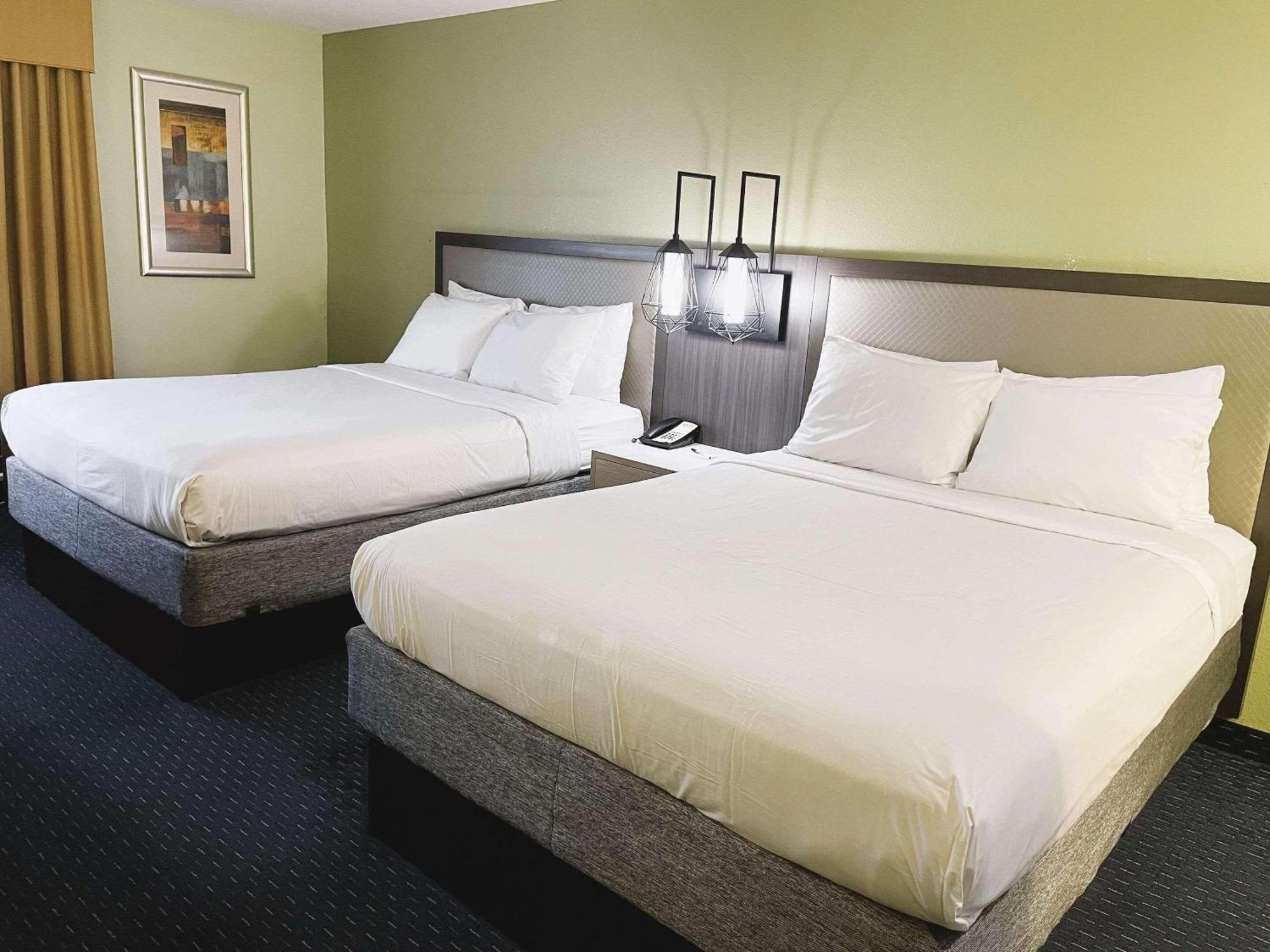 Park Inn By Radisson אלבני מראה חיצוני תמונה