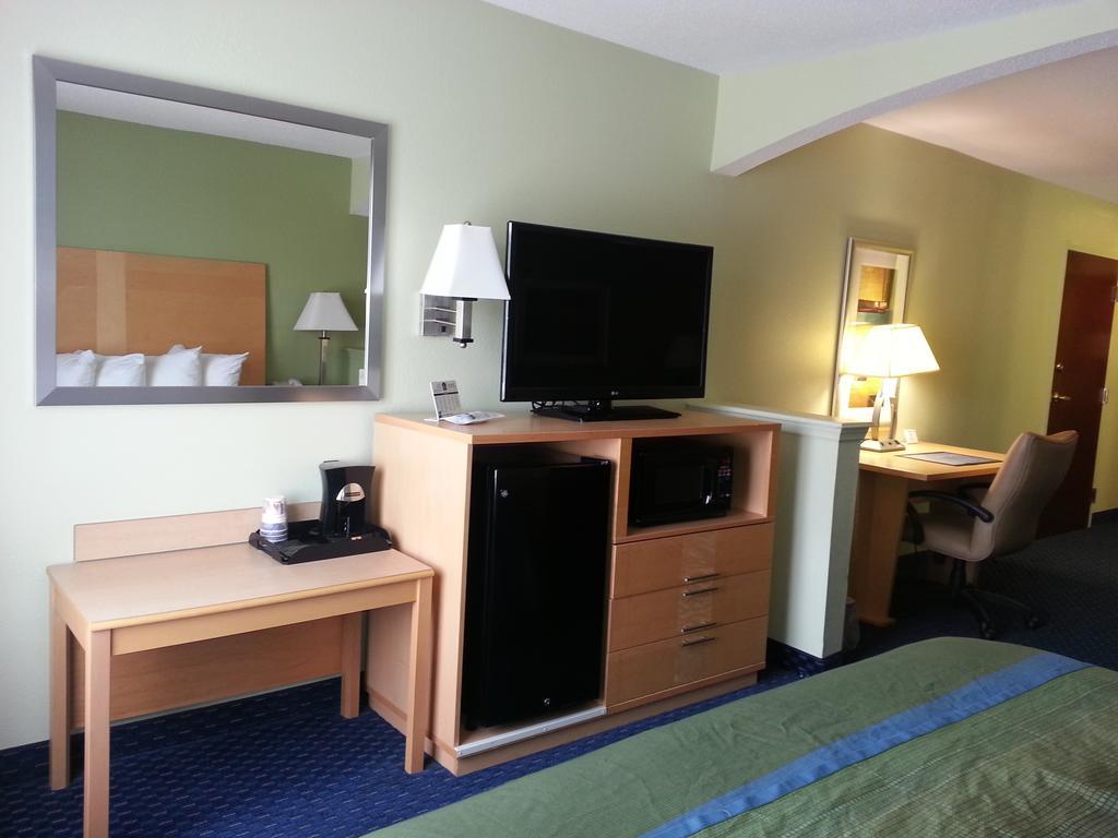Park Inn By Radisson אלבני מראה חיצוני תמונה